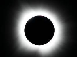 Das bietet der Himmel 2026: Seltenes Spektakel: totale Sonnenfinsternis über Europa